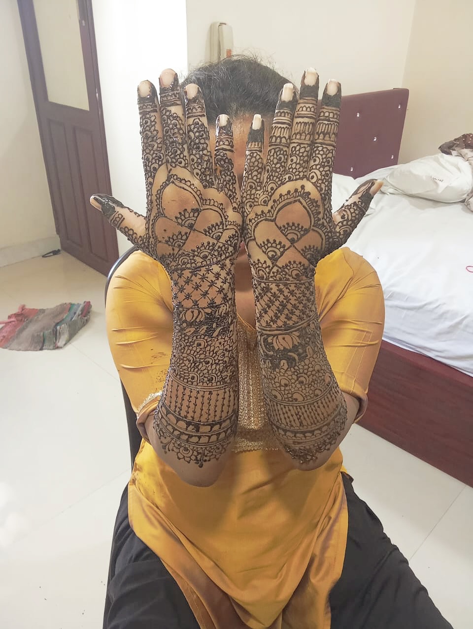 Back Hand Mehandi Design